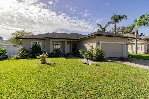 A home in WINTER HAVEN