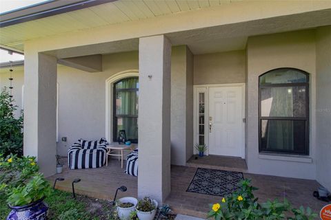 A home in WINTER HAVEN