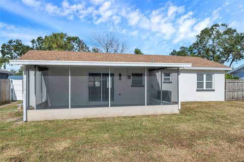 A home in SEMINOLE