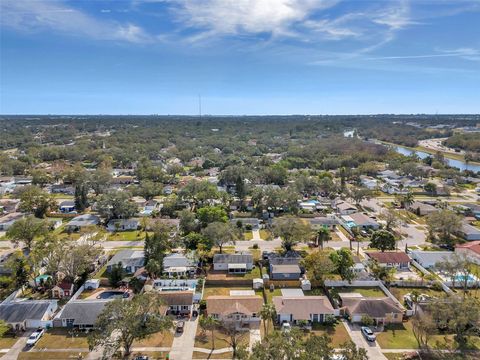 A home in SEMINOLE