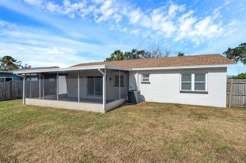 A home in SEMINOLE