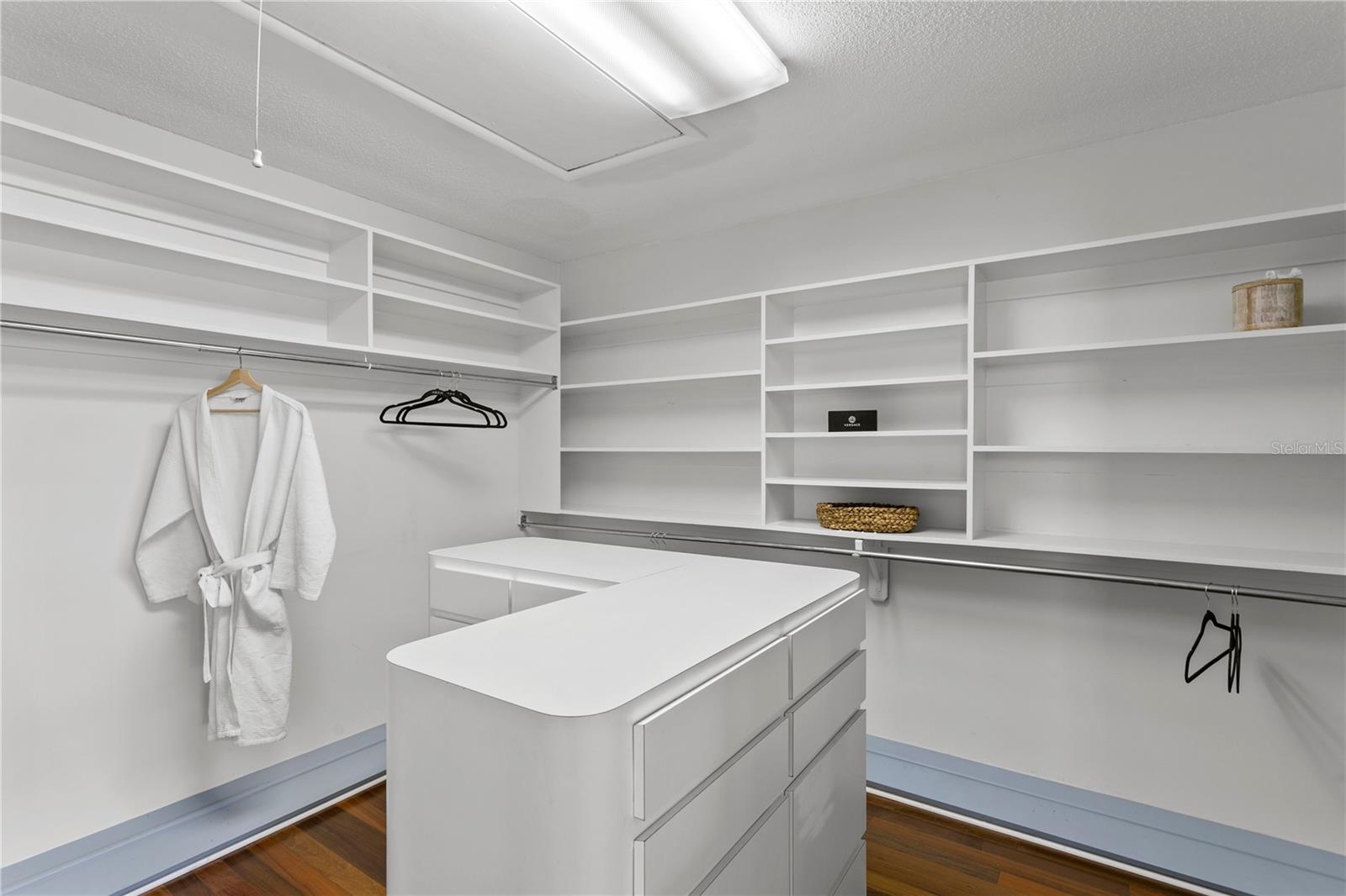 COLONIAL CORP REP - Residential