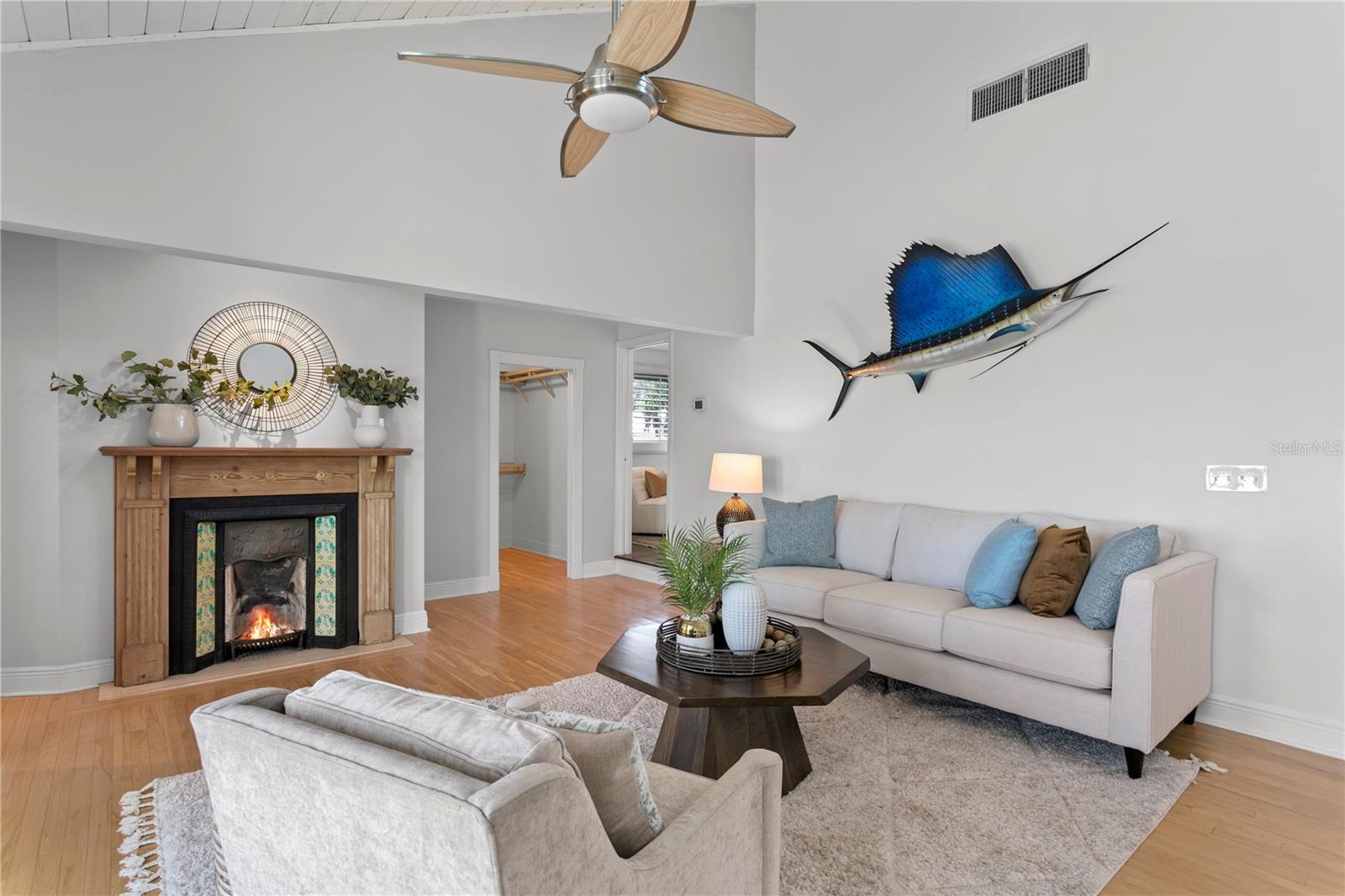 COLONIAL CORP REP - Residential