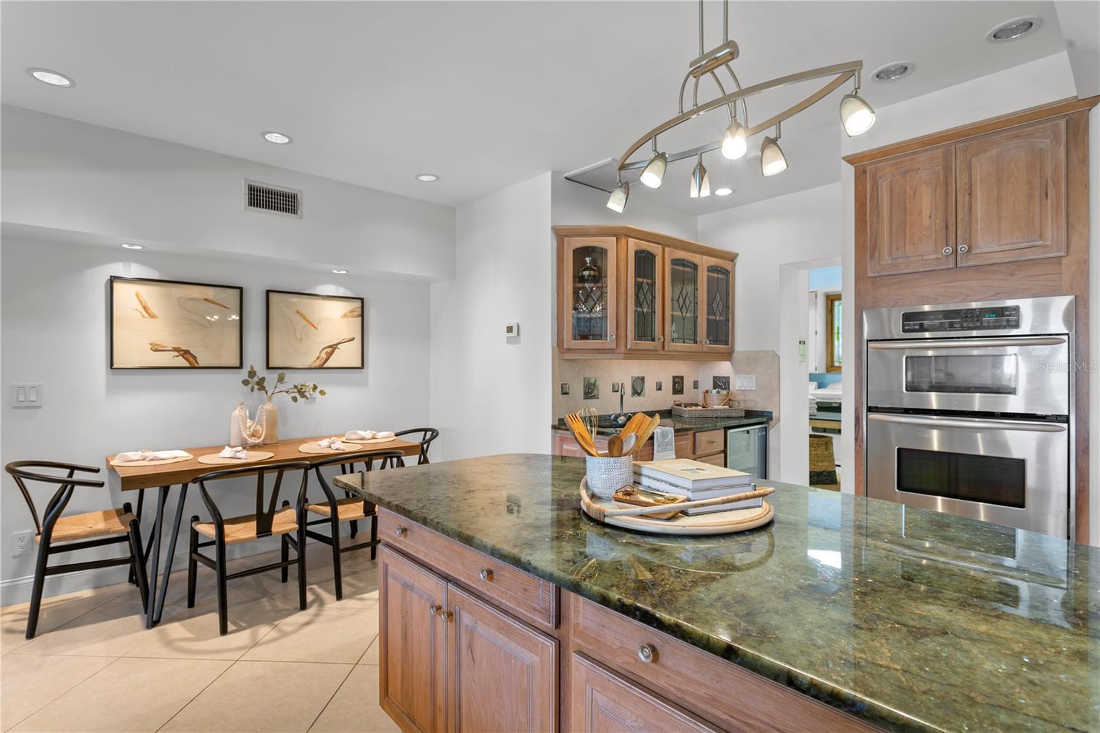 COLONIAL CORP REP - Residential