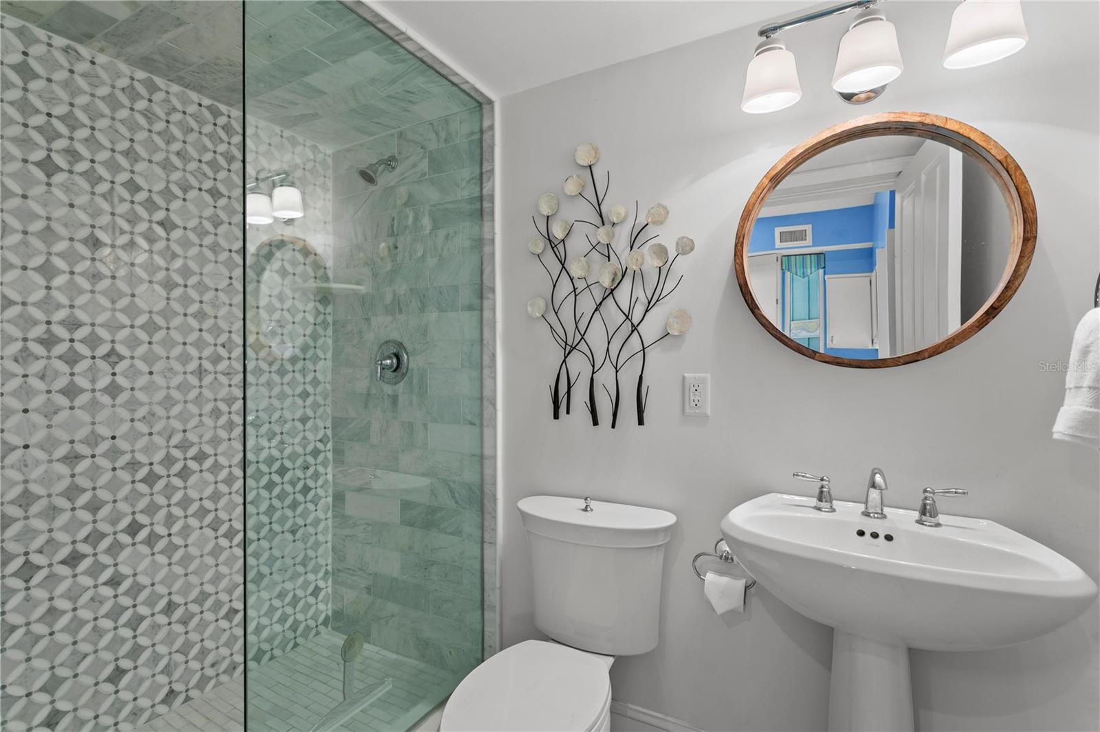 COLONIAL CORP REP - Residential