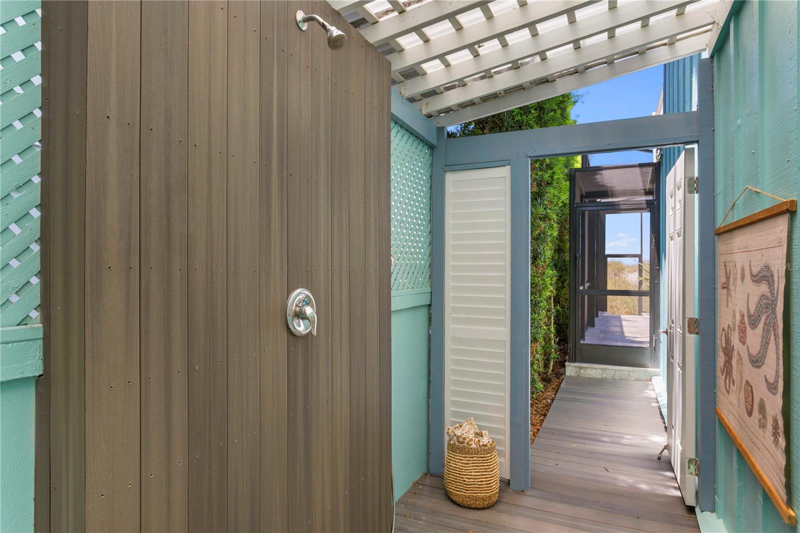 COLONIAL CORP REP - Residential