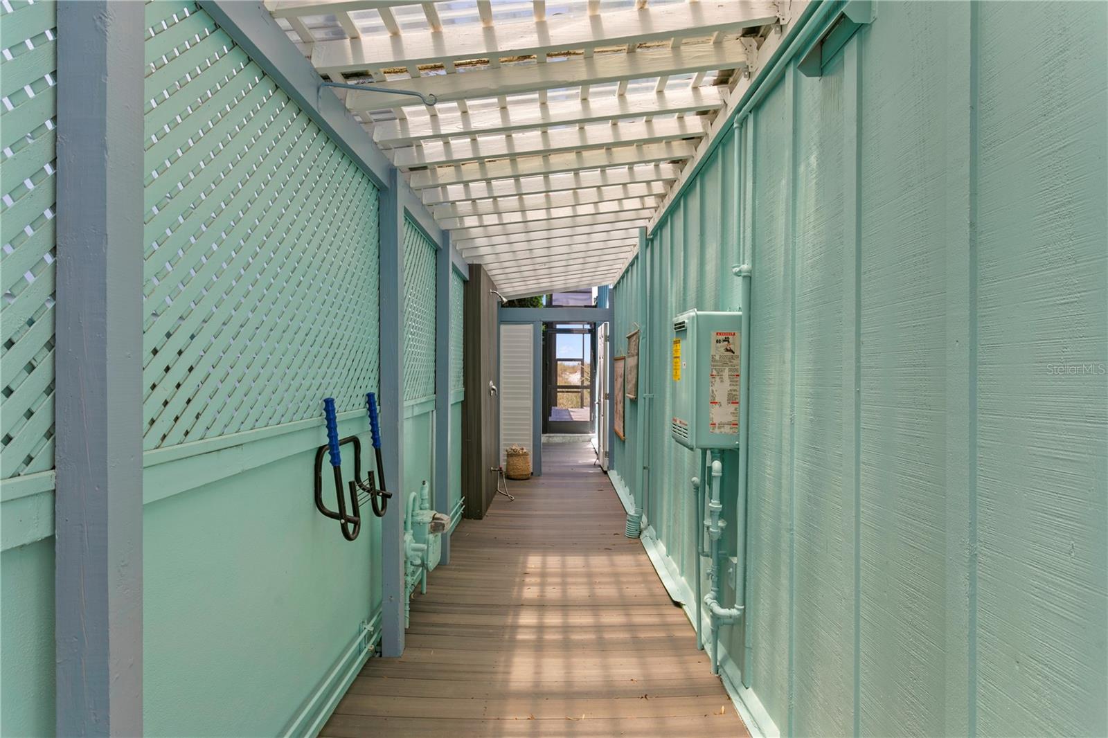 COLONIAL CORP REP - Residential