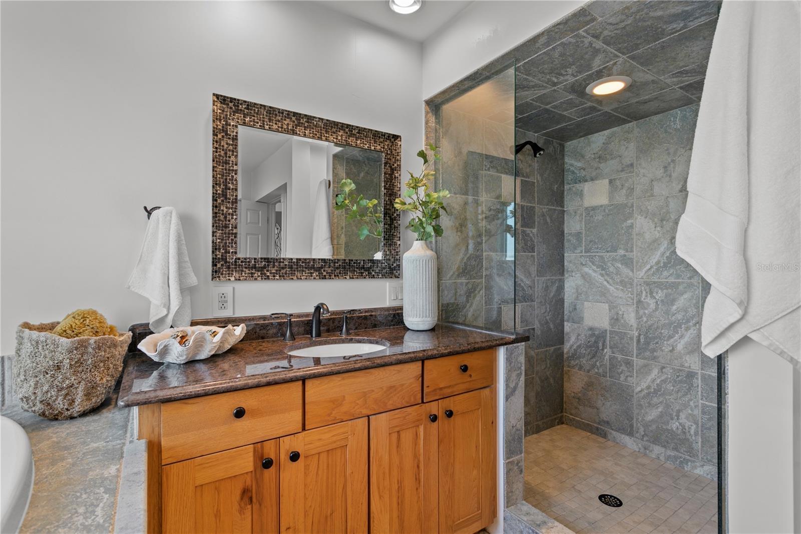 COLONIAL CORP REP - Residential