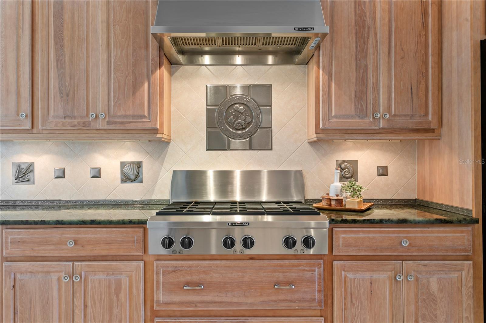 COLONIAL CORP REP - Residential