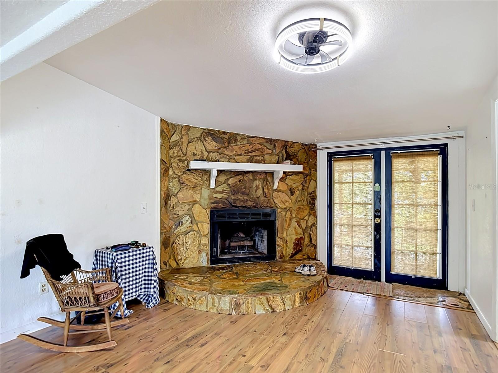LEISURE HILLS - Residential