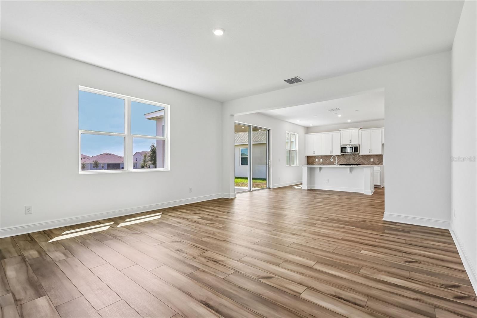 367 LEMONGRASS ROAD