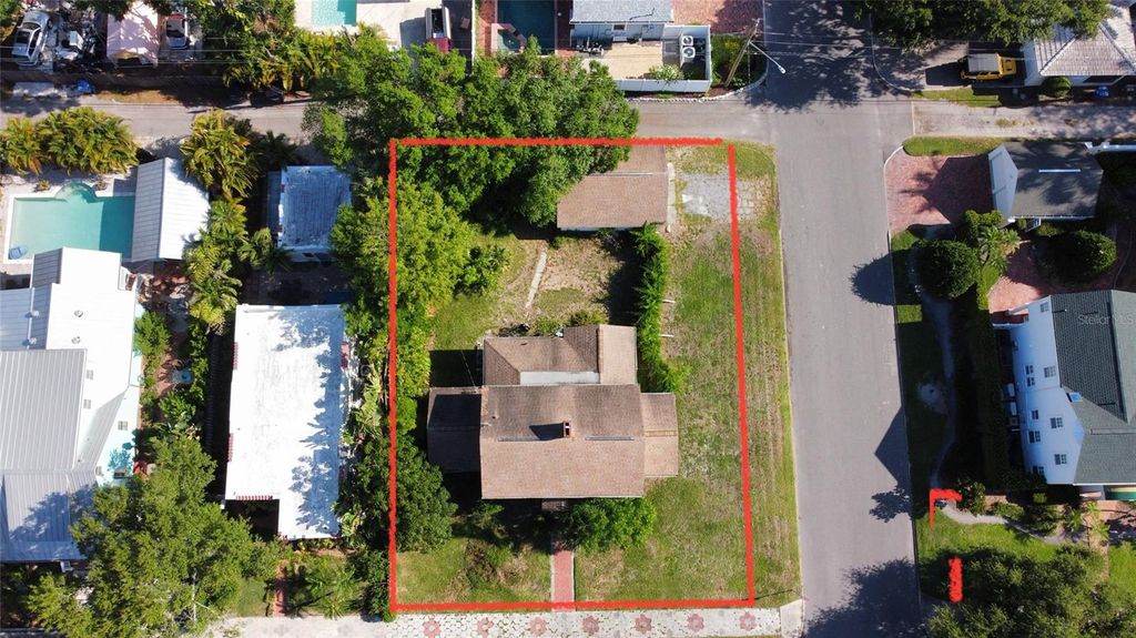 Photo of 255 19th Avenue NE, St Petersburg, FL 33704 (MLS # TB8511551)