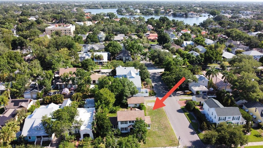 Photo of 255 19th Avenue NE, St Petersburg, FL 33704 (MLS # TB8511551)
