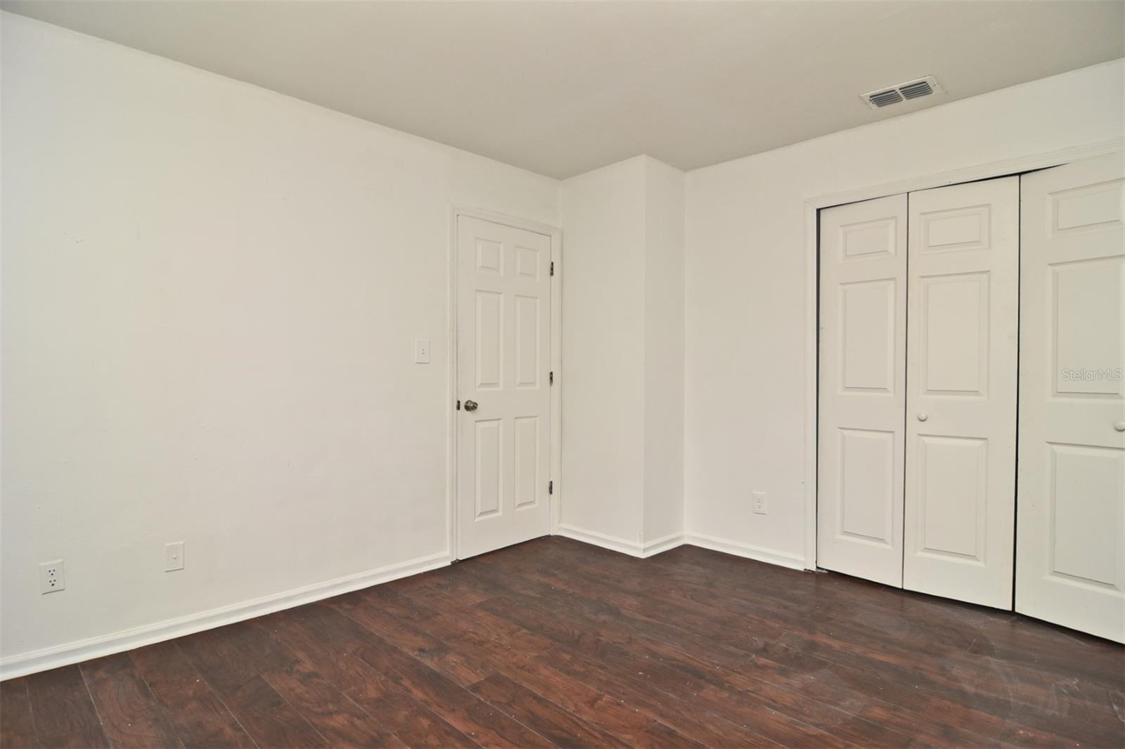 OAKLAND VILLAGE SEC 2 - Residential Lease