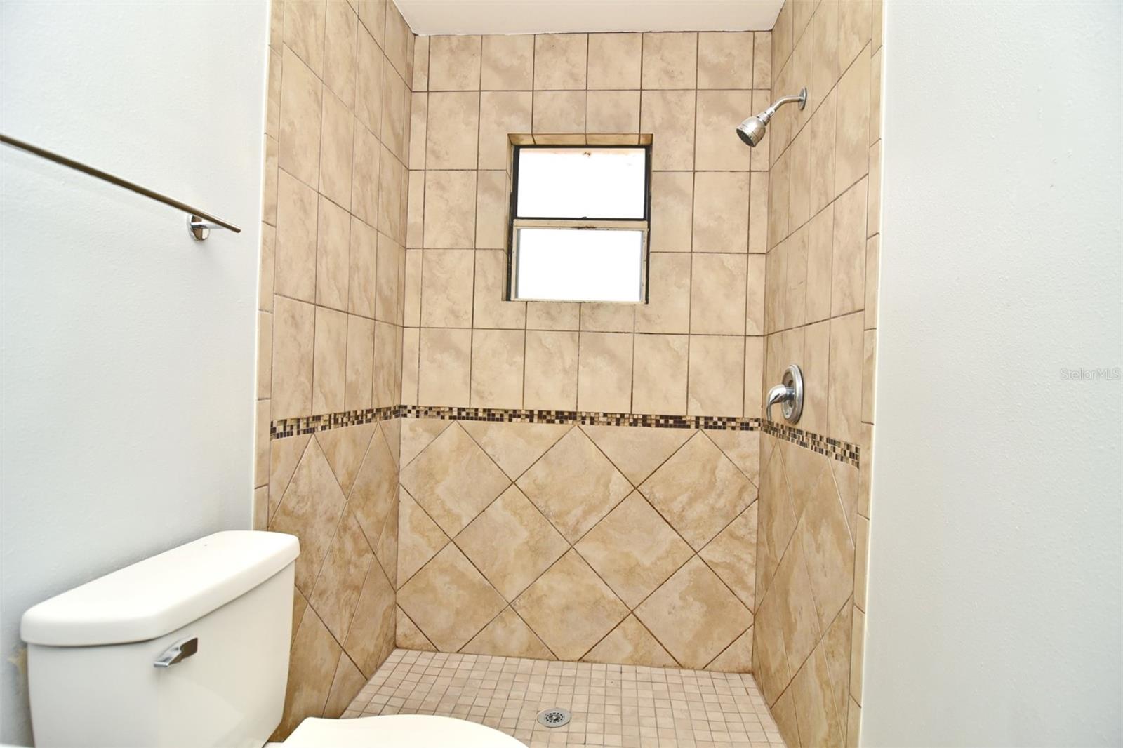 OAKLAND VILLAGE SEC 2 - Residential Lease