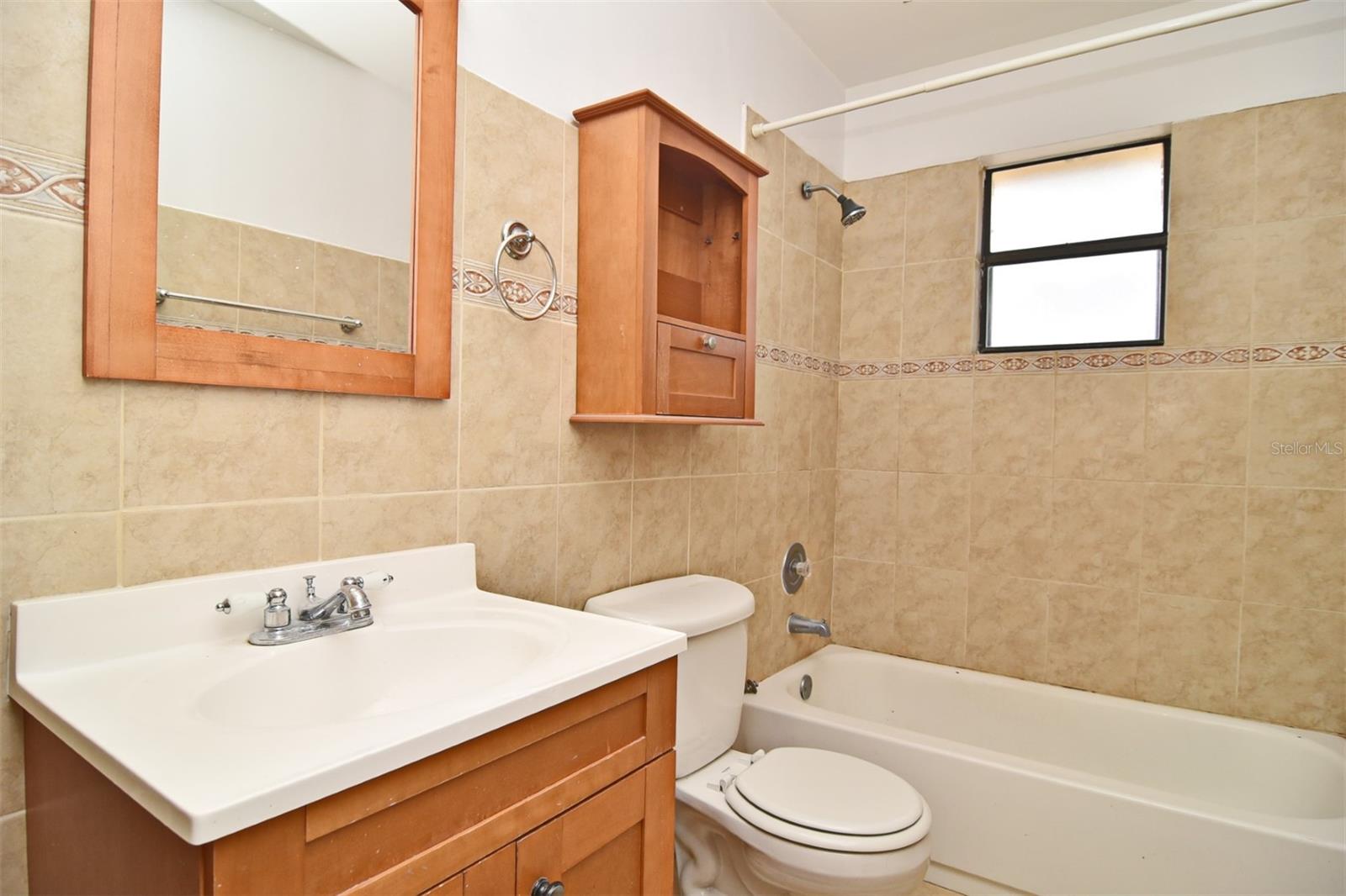 OAKLAND VILLAGE SEC 2 - Residential Lease