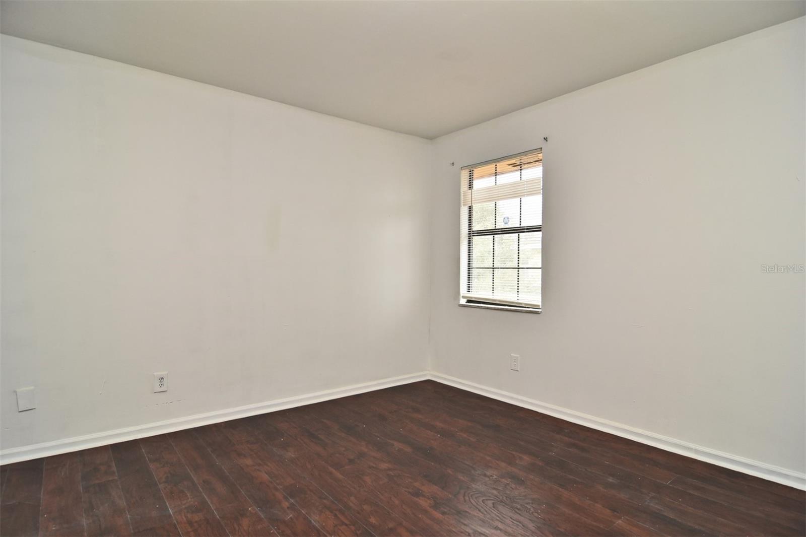 OAKLAND VILLAGE SEC 2 - Residential Lease