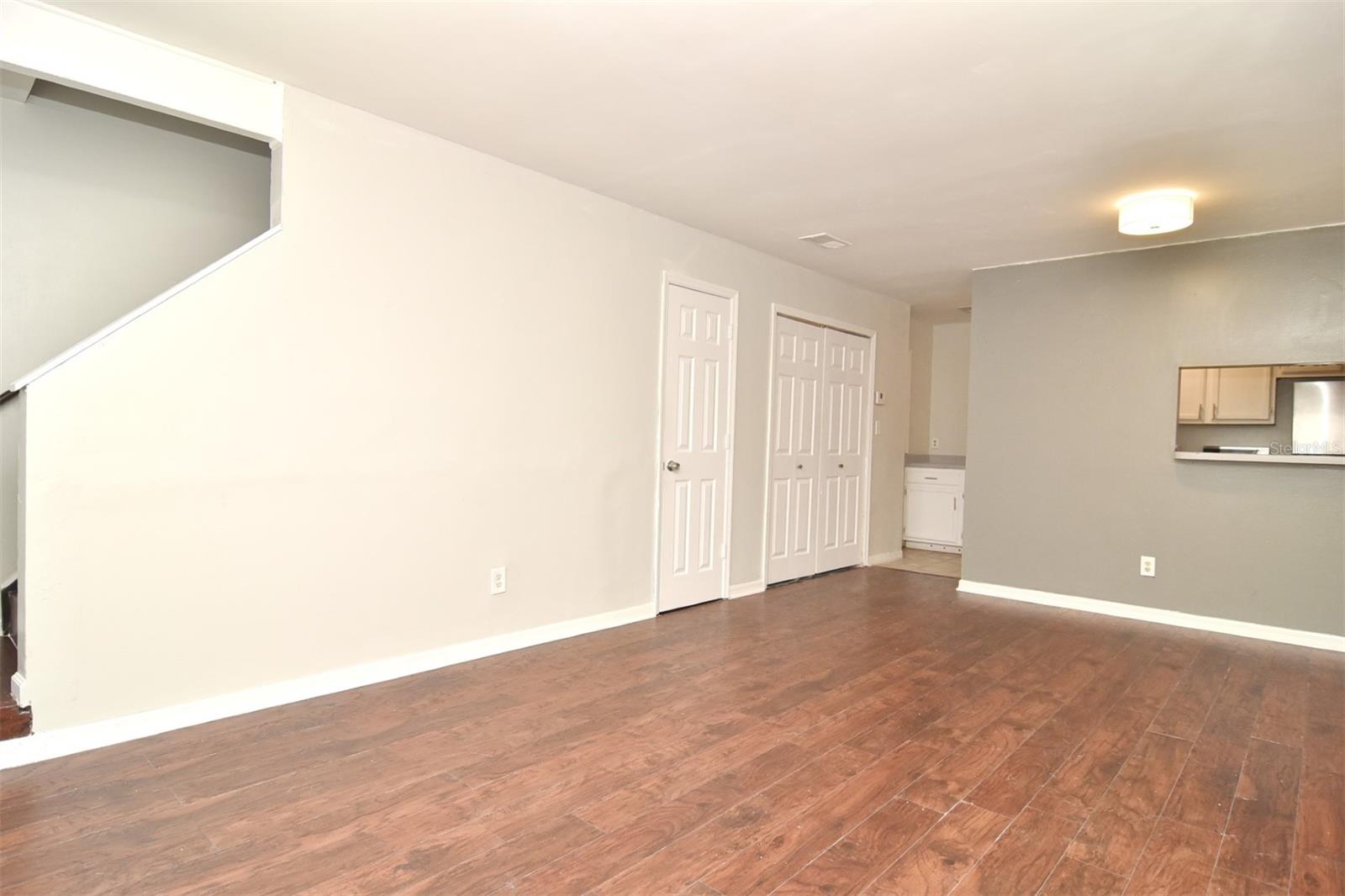 OAKLAND VILLAGE SEC 2 - Residential Lease