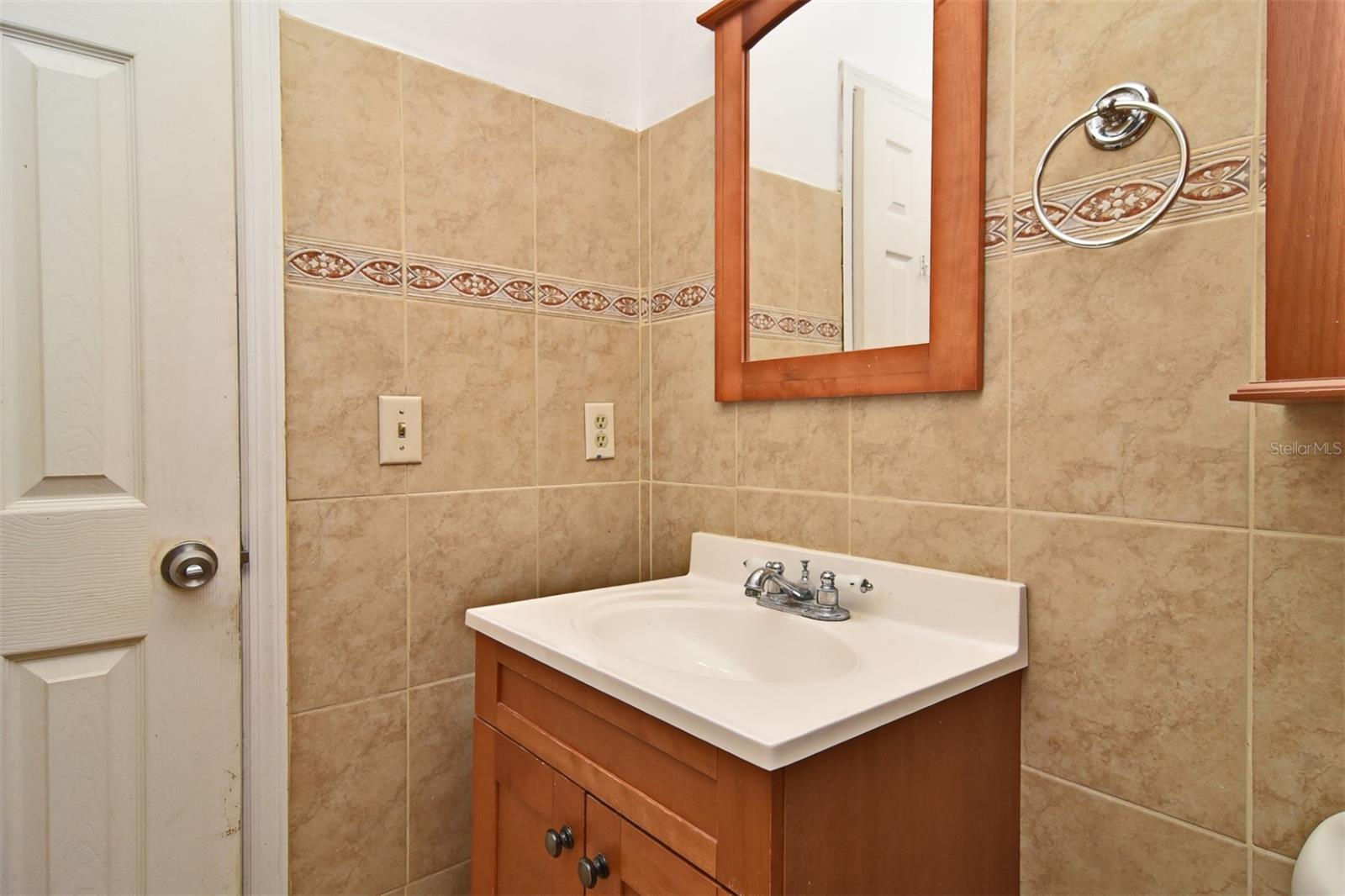 OAKLAND VILLAGE SEC 2 - Residential Lease