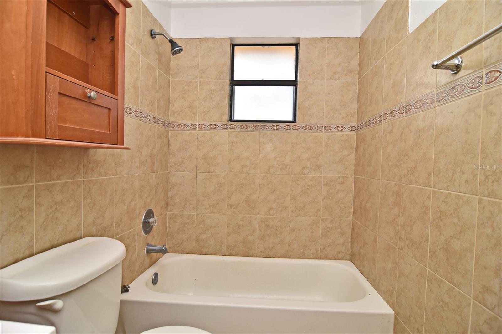 OAKLAND VILLAGE SEC 2 - Residential Lease