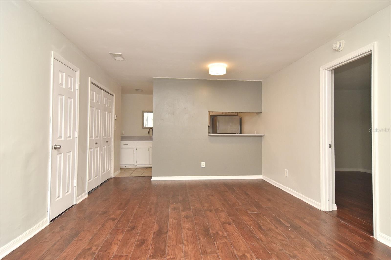 OAKLAND VILLAGE SEC 2 - Residential Lease