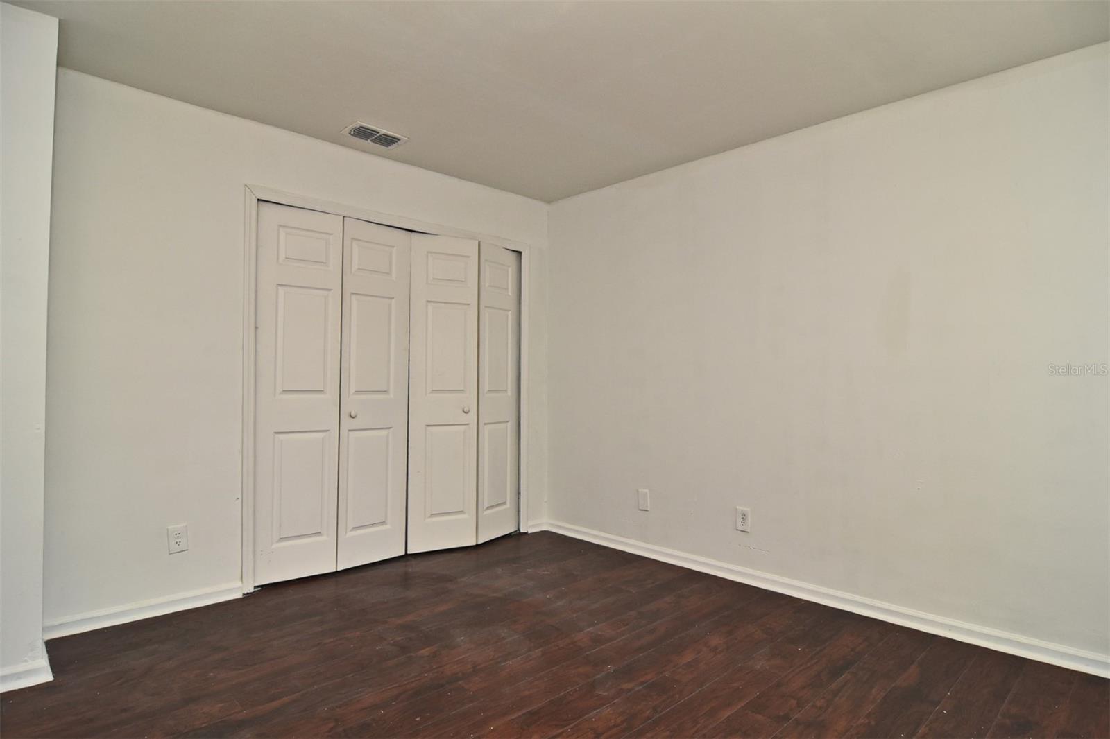 OAKLAND VILLAGE SEC 2 - Residential Lease