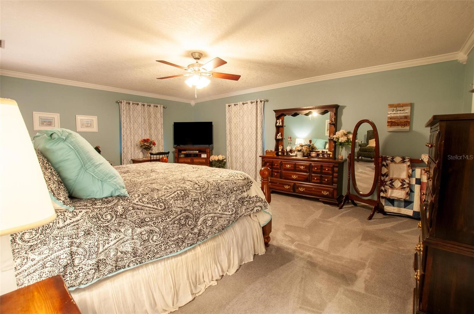 VOSS OAKS - Residential