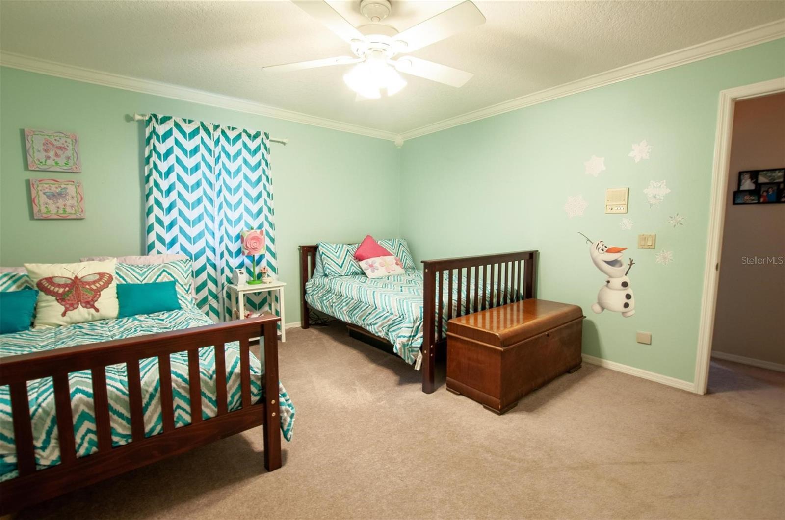 VOSS OAKS - Residential