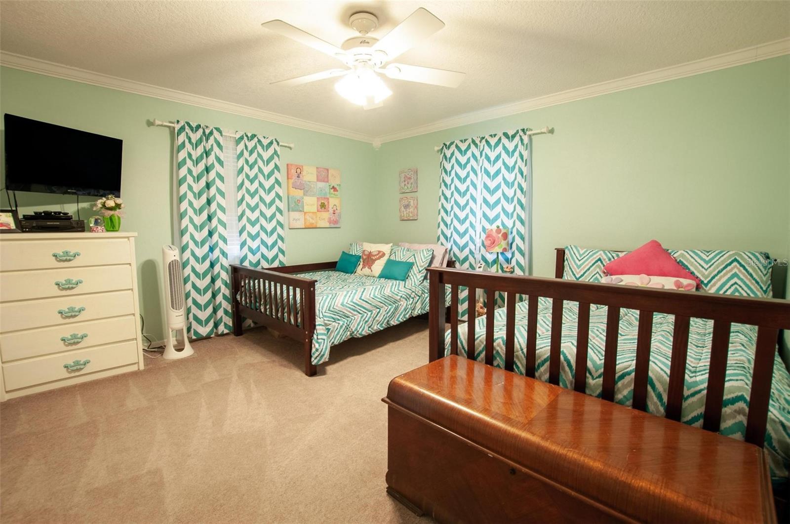 VOSS OAKS - Residential