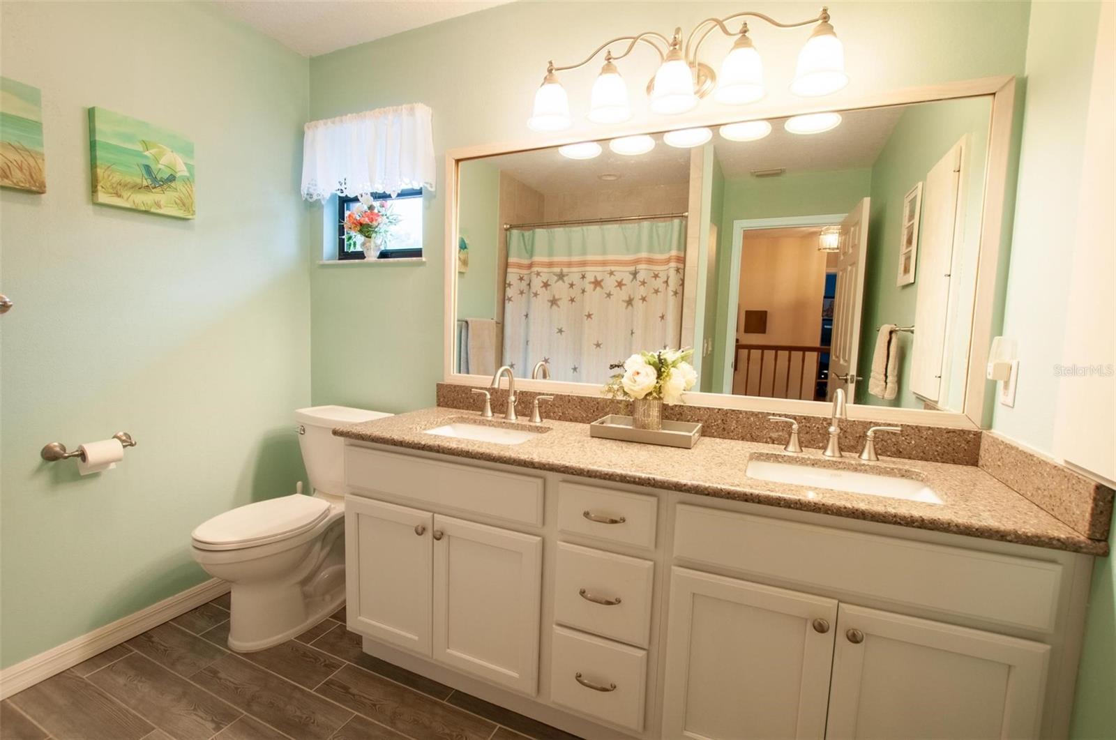 VOSS OAKS - Residential