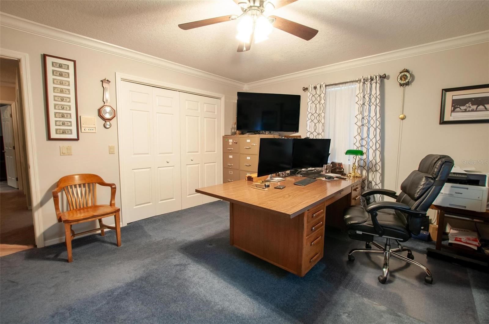 VOSS OAKS - Residential