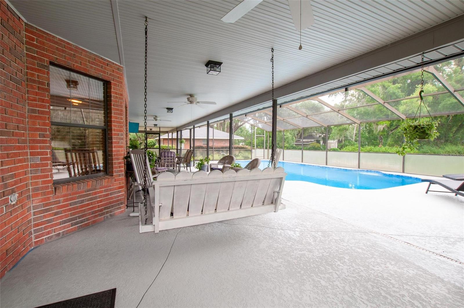 VOSS OAKS - Residential