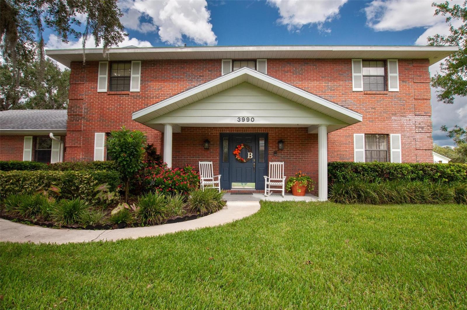 VOSS OAKS - Residential