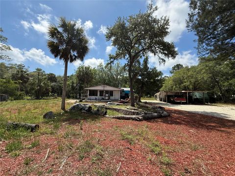 Photo of 186 Gladys Avenue, Inglis, FL 34449 (MLS # G5112130)
