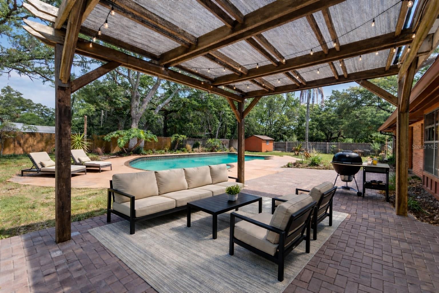 SHADOW RUN - Residential