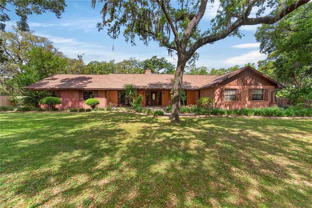 Photo of 12506 Shadow Run Boulevard, Riverview, FL 33569 (MLS # TB8497746)