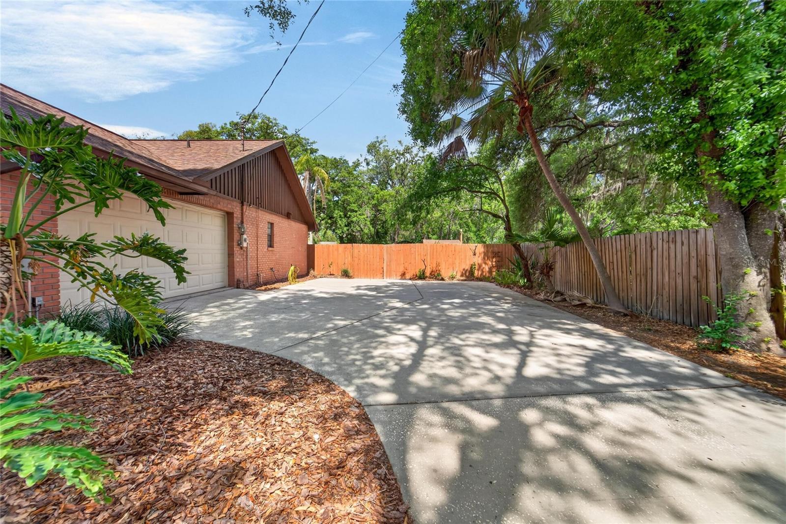 SHADOW RUN - Residential