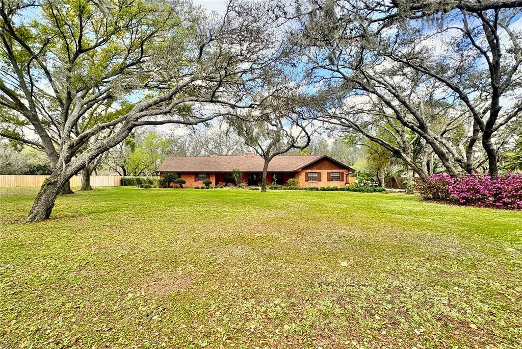 Photo of 12506 Shadow Run Boulevard, Riverview, FL 33569 (MLS # TB8497746)