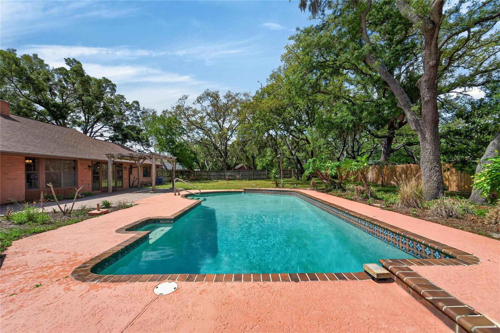 SHADOW RUN - Residential