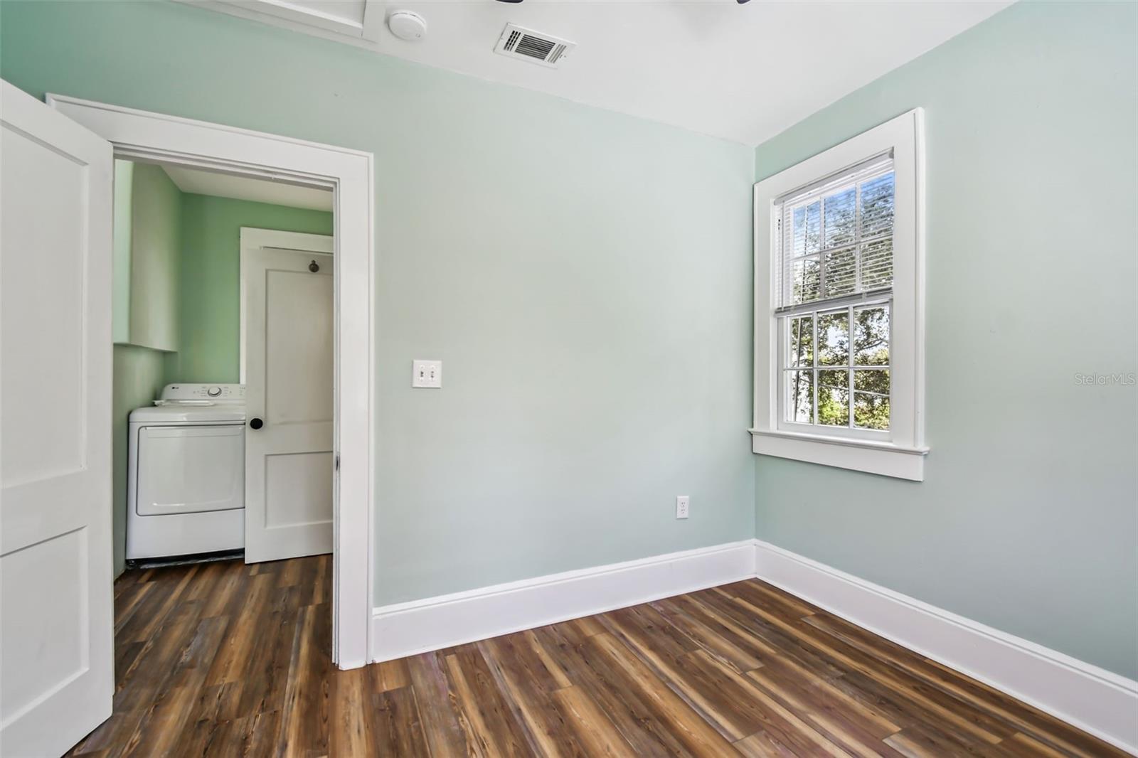 GROVE TERRACE - Residential