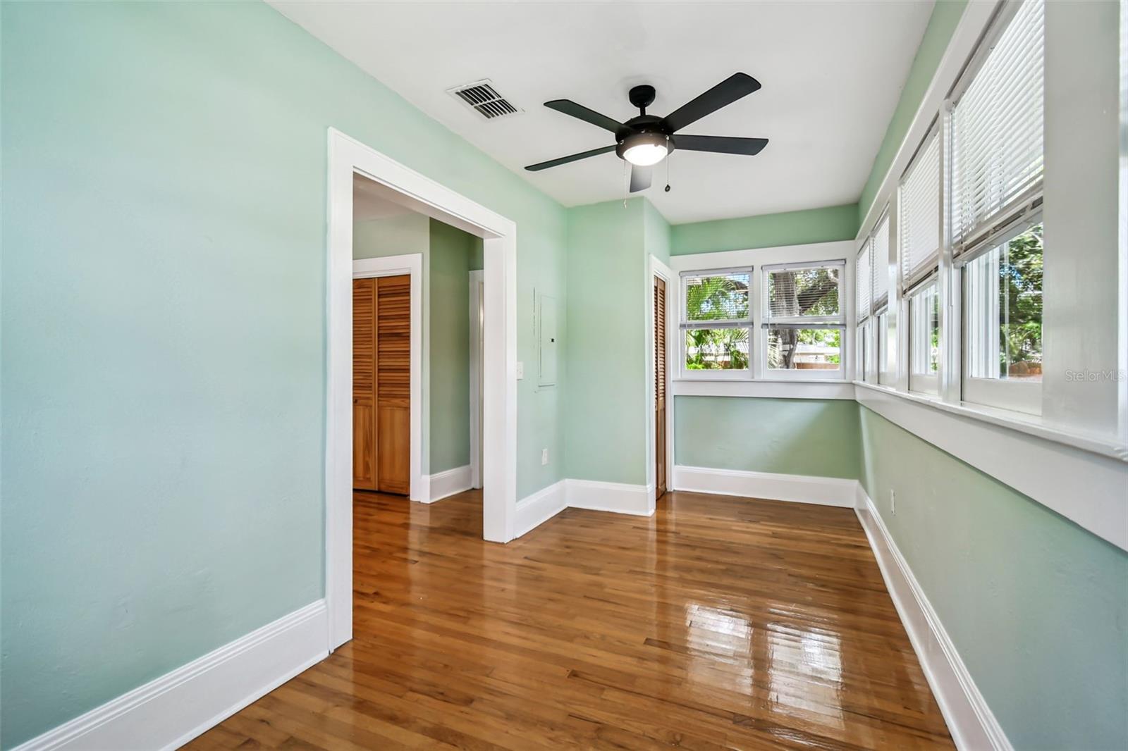 GROVE TERRACE - Residential