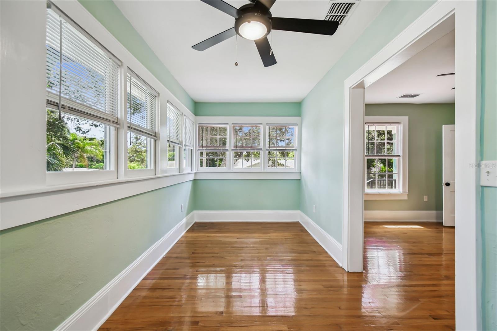 GROVE TERRACE - Residential