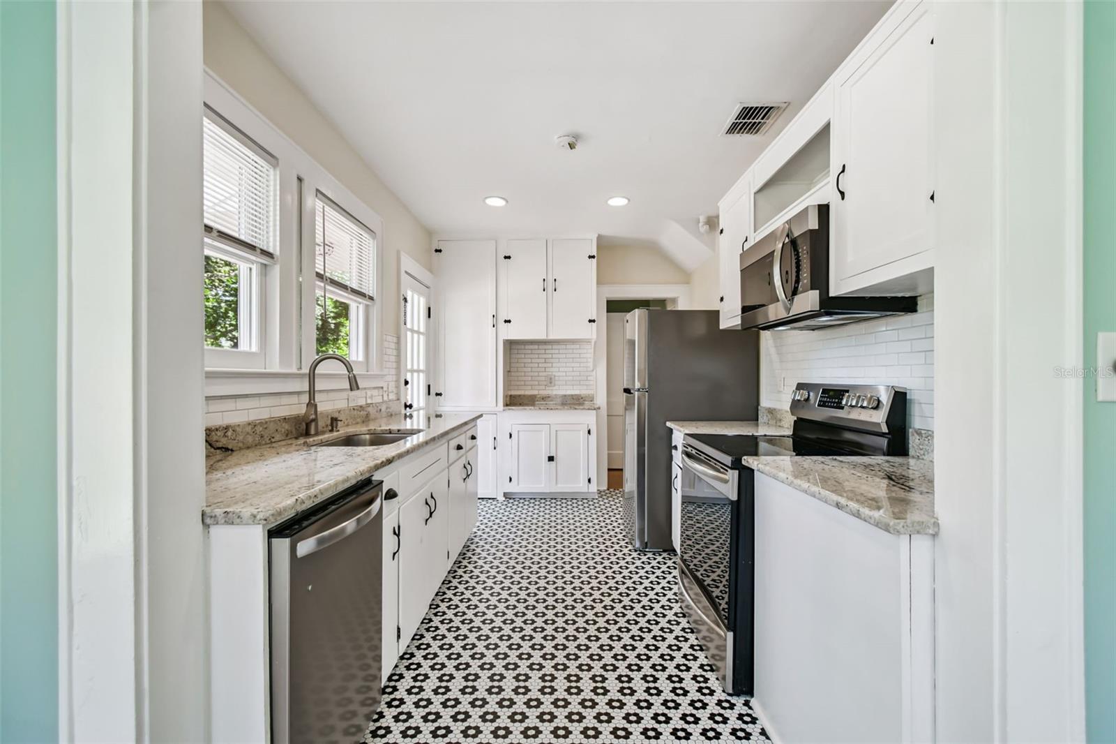 GROVE TERRACE - Residential