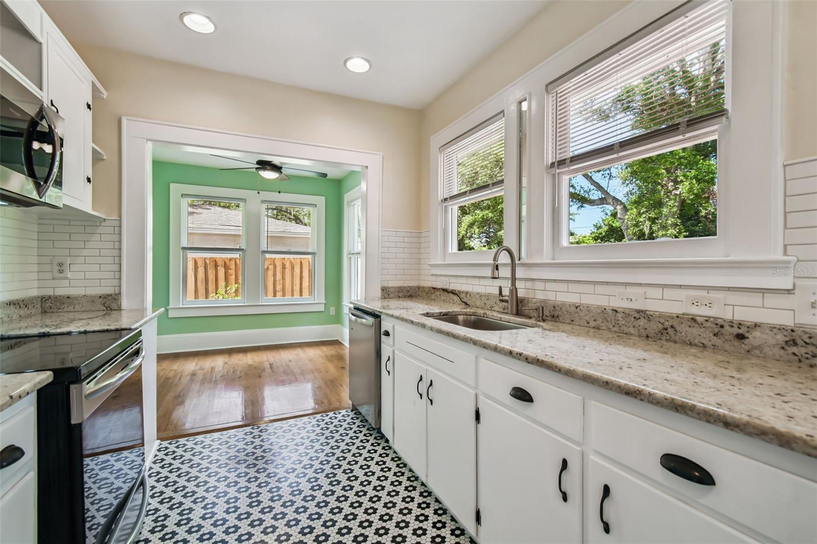 GROVE TERRACE - Residential