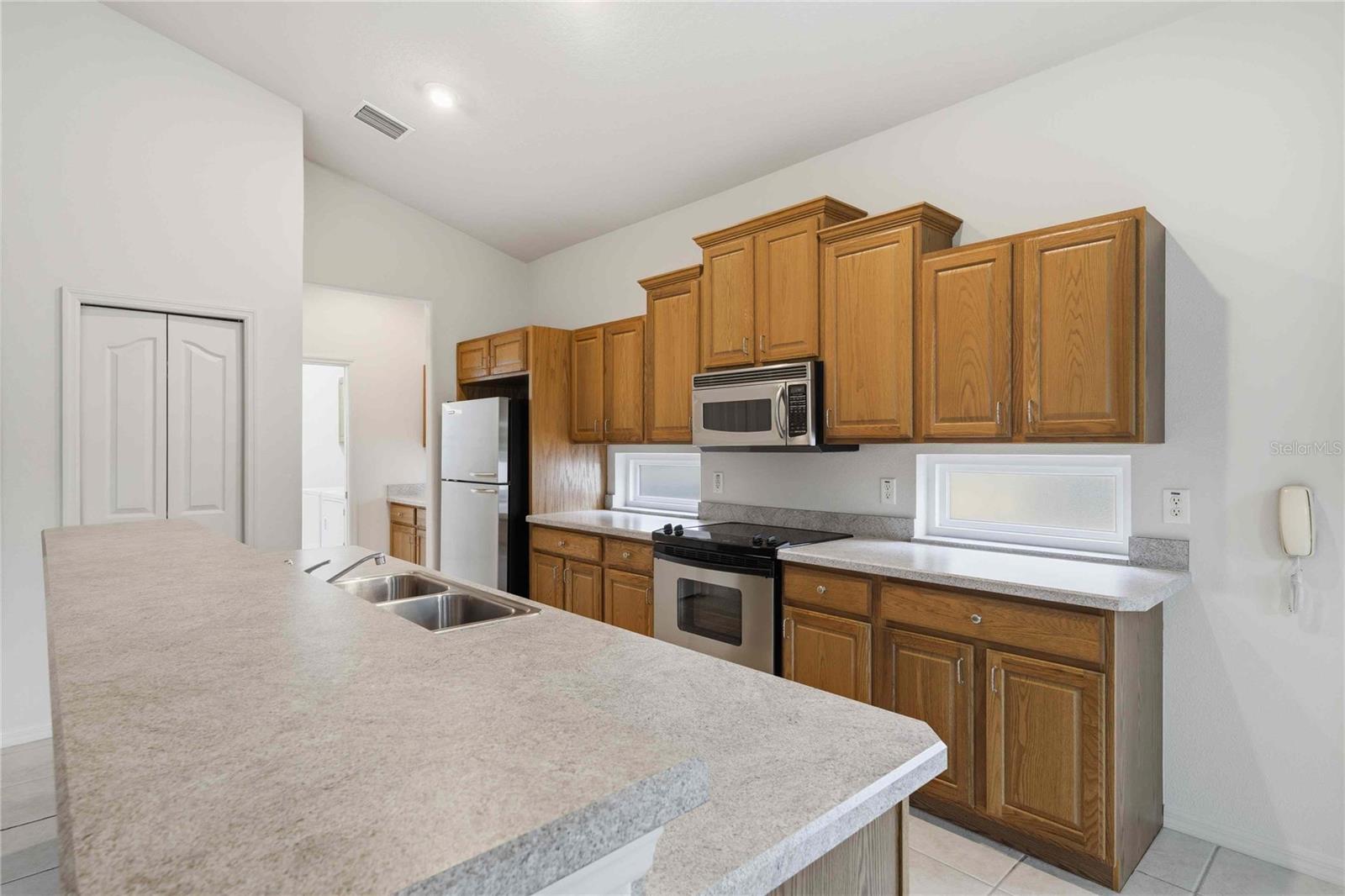 HILLSIDE VILLAS SECOND ADD - Residential