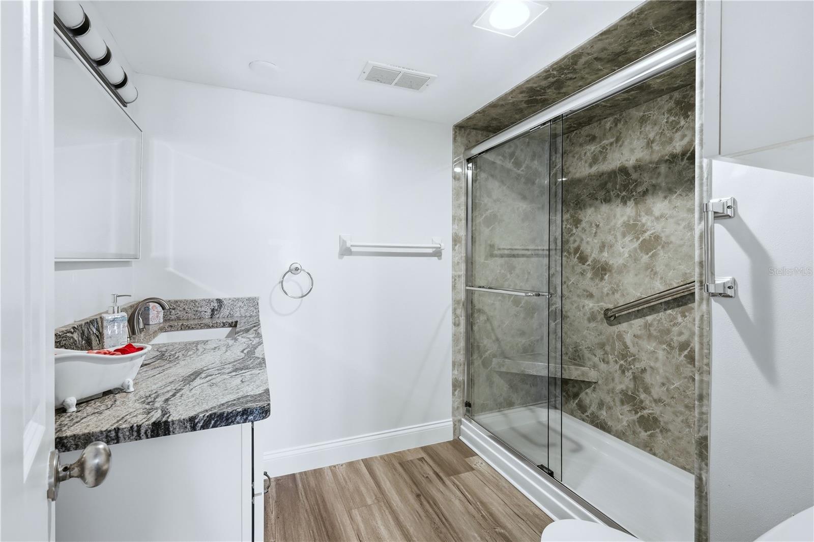 TOWERS - Residential