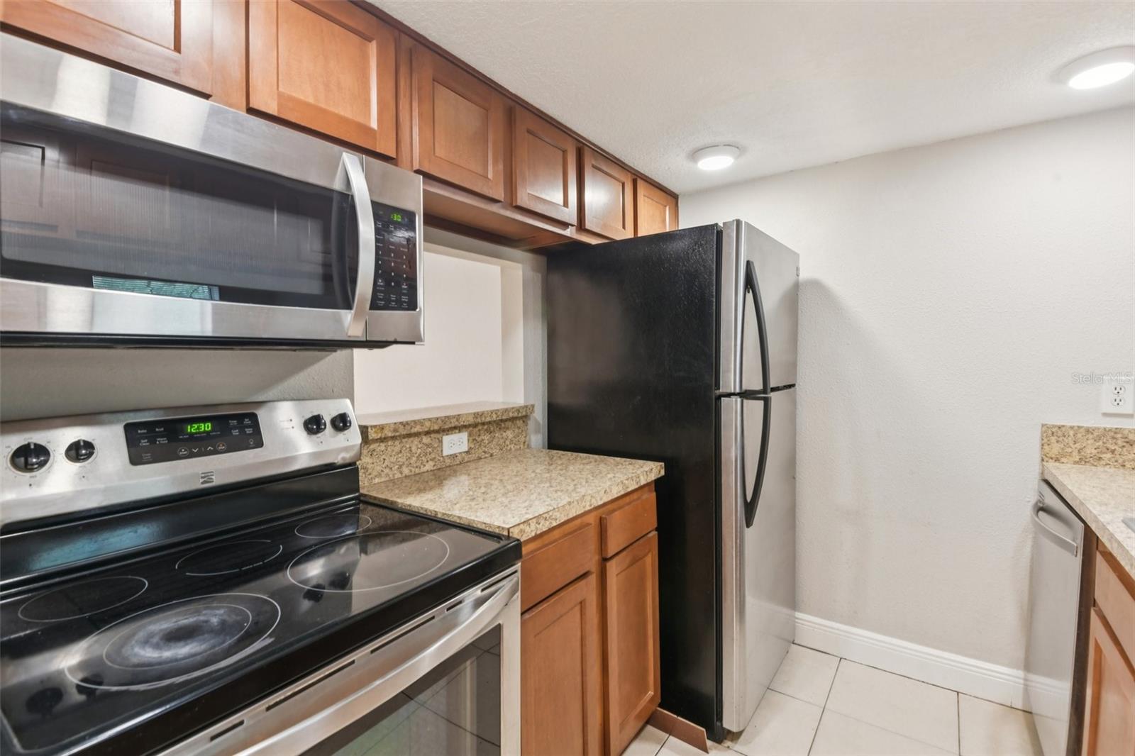 WATERSIDE CONDO III - Residential