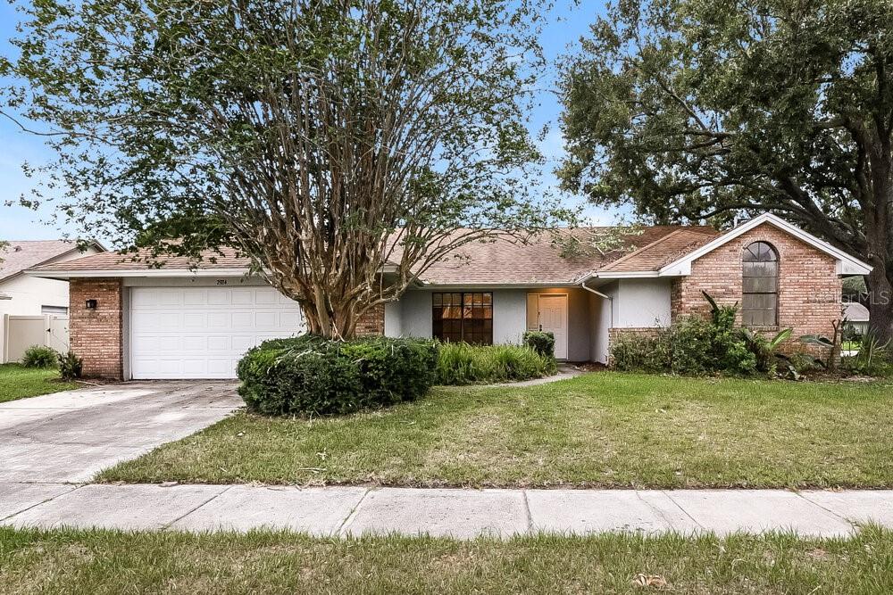 Photo 1 of 16 — 2924 CARCROSS COURT, ORLANDO, FL 32837