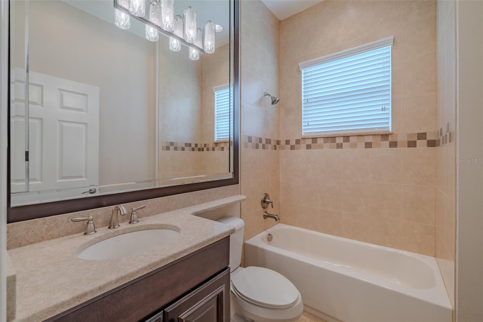 VALENCIA LAKES TR J PH 1 - Residential