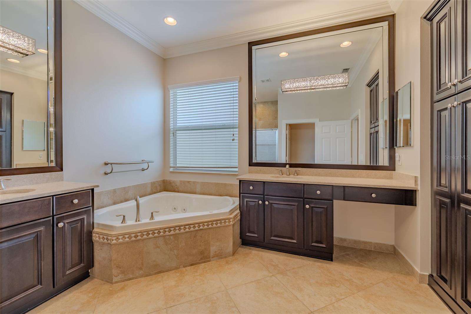 VALENCIA LAKES TR J PH 1 - Residential